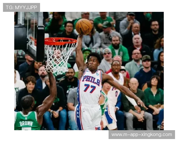 76人在关键战役中战胜劲敌,积分上升,76人44分大胜锁定季后赛 76人在关键战役中战胜劲敌,积分上升,76人44分大胜锁定季后赛