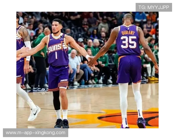 布克持球突破连续得手,凤凰城再度掌控局面