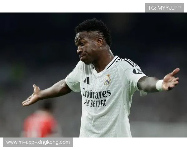 皇马维尼修斯反向启动爆射得分让全场如雷