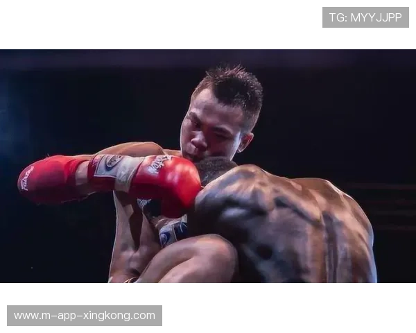 UFC选手闪击KO震动全网观看量爆炸：一夜之间的传奇从这里起飞