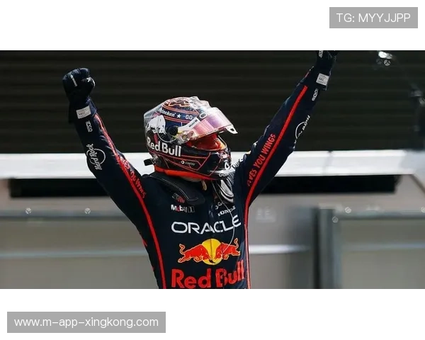 诺里斯连续两圈发挥稳定保持领先