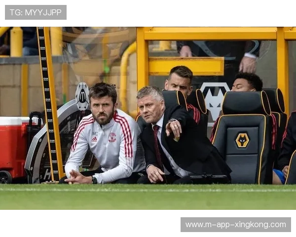 曼联计划1.2亿欧求购顶级后腰，卡里克夏窗欲引重磅外援