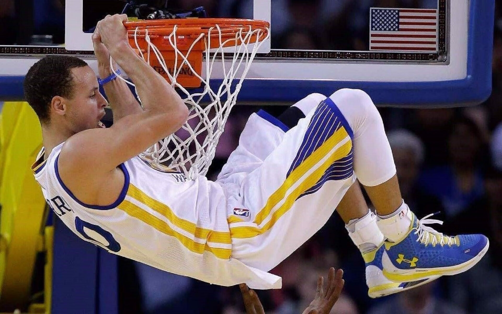 黑马杀出!费德勒 历史性夺冠,国足 NBA总决赛震惊全场,足球总决赛结果